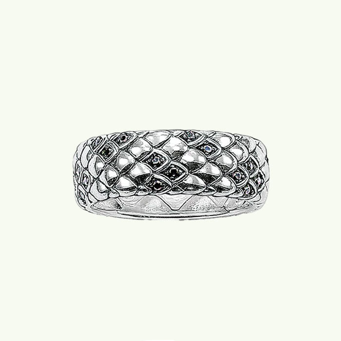 Women's fashion ring